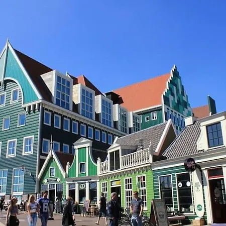 Leeshan's Breakfast Included * Zaandam